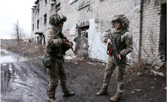 皇冠信用网如何注册
_俄军40次冲锋攻入红军城!乌民众千人抗议逼宫皇冠信用网如何注册
,泽连斯基要下台?