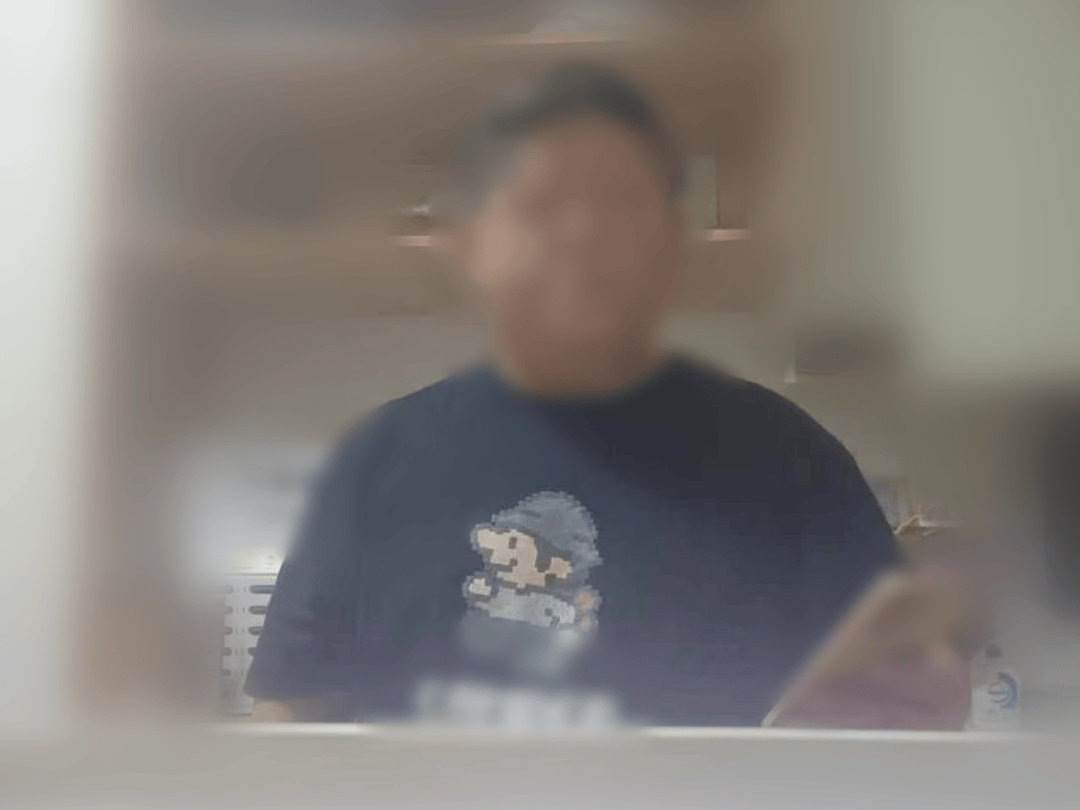 如何申请皇冠信用網
_男子退房如何申请皇冠信用網
，留下几个“粉色瓶子”！果断报警……