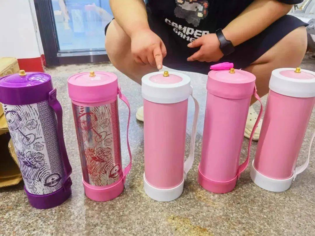 如何申请皇冠信用網
_男子退房如何申请皇冠信用網
，留下几个“粉色瓶子”！果断报警……