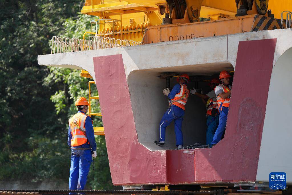 皇冠信用網正网
_西康高铁全线完成桥梁架设