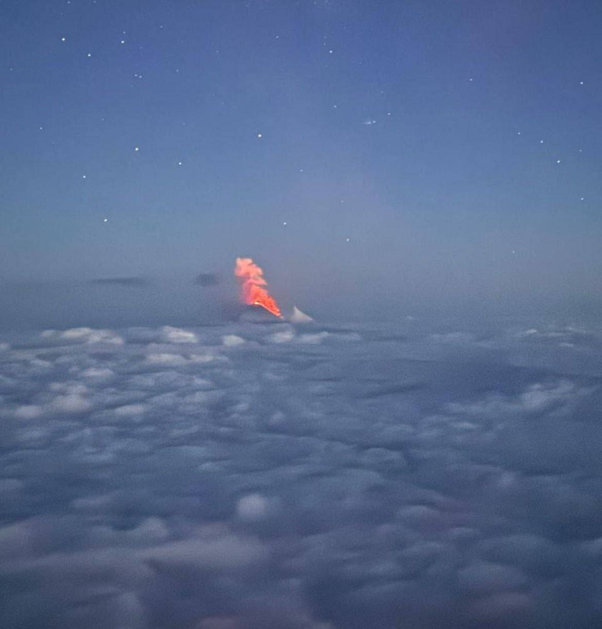 皇冠信用網会员开户
_俄罗斯堪察加半岛一火山喷发