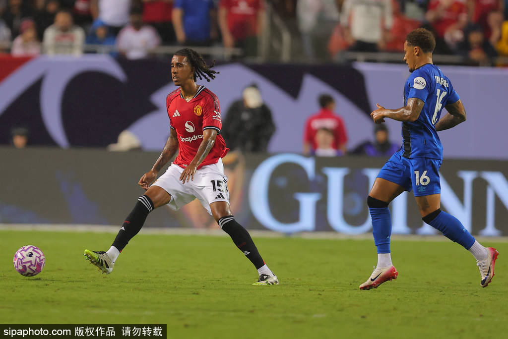 足球比赛外围买球网站
_曼联主帅阿莫林慧眼识珠：19岁小将威廉姆斯一战成名