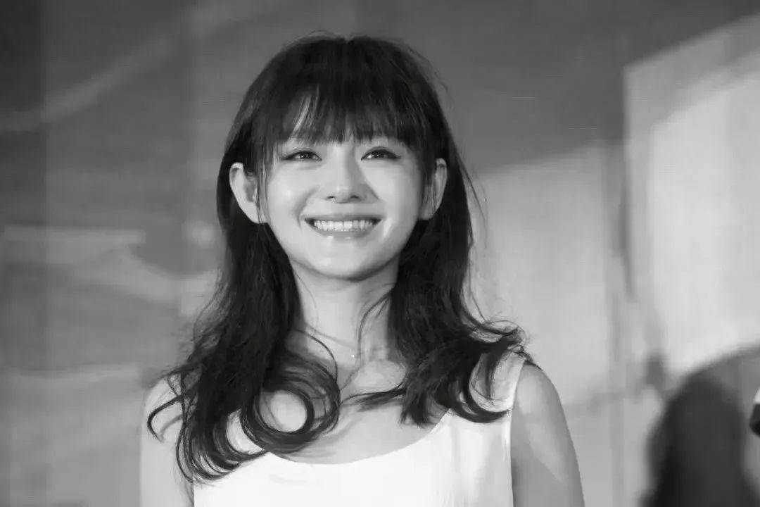 皇冠信用盘登2代理
_24岁女生酷似大S走红:没整容