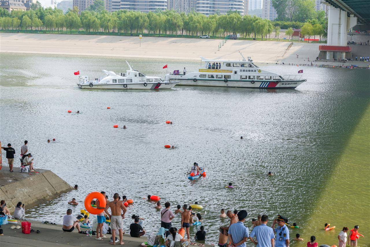 皇冠信用網会员开户
_武汉多部门联合行动并提醒市民：远离两江通航水域皇冠信用網会员开户
，莫让消暑变险情