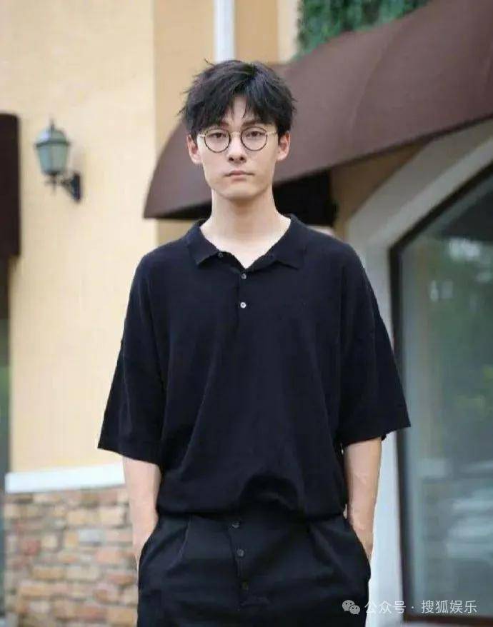 皇冠信用开号
_离婚三年又被拍到亲密逛超市皇冠信用开号
，他俩这是纯带娃还是真复合了？