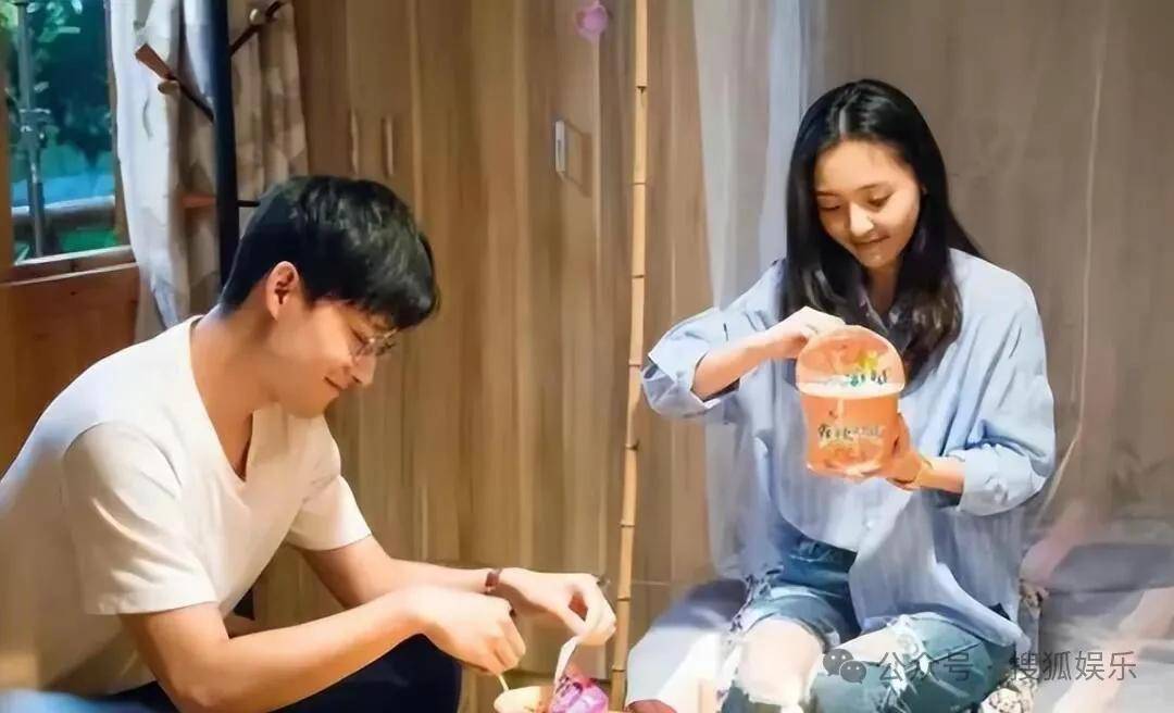 皇冠信用开号
_离婚三年又被拍到亲密逛超市皇冠信用开号
，他俩这是纯带娃还是真复合了？