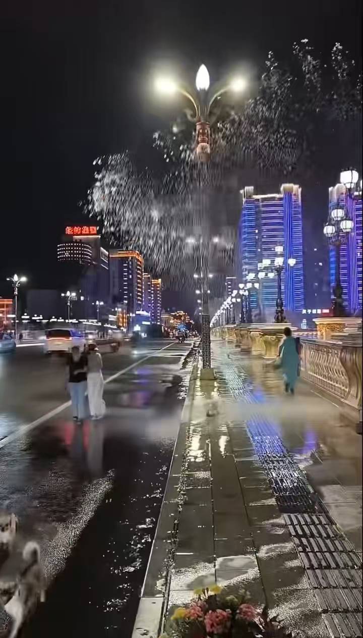 皇冠信用网
_“路过的都没放过!”吉林延吉一喷泉转向喷向人行道皇冠信用网
,当地:已恢复,是程序设定问题