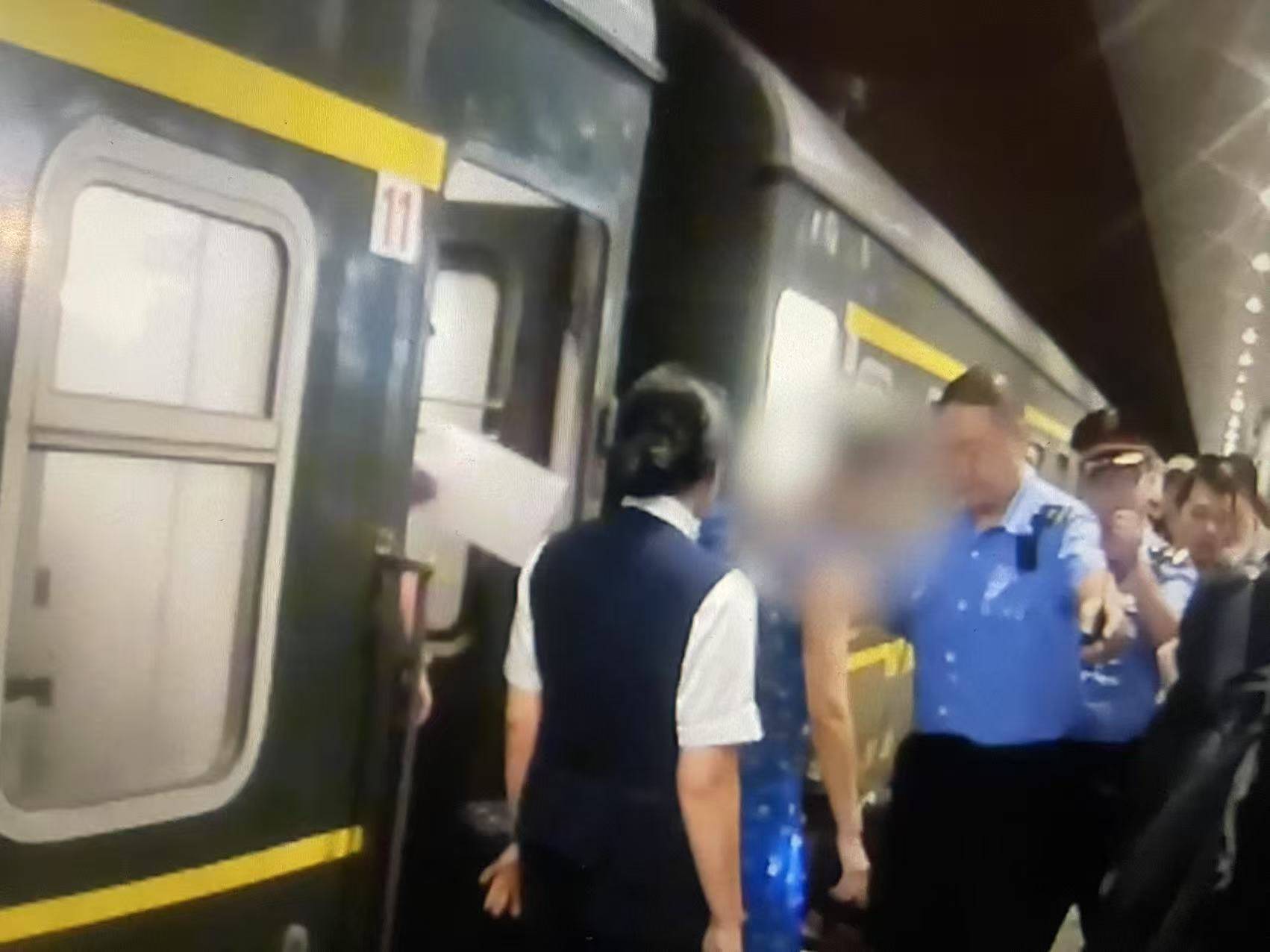 皇冠信用开户申请
_女子火车上“霸座”不听劝皇冠信用开户申请
，抵达北京后行政拘留7天！