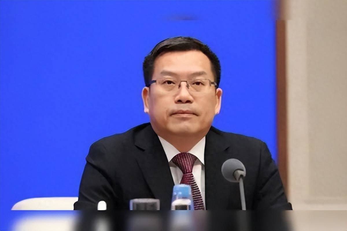 皇冠信用网在线注册
_卸任市委书记后皇冠信用网在线注册
，原中候补新职明确！这地同日任命政府“一把手”和公安局局长