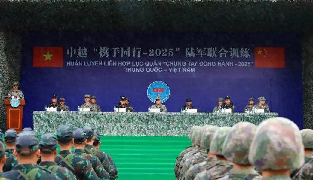 皇冠皇冠平台
_越南新步枪参加联合军演皇冠皇冠平台
,担心中国偷学技术,结果频繁卡壳到炸?