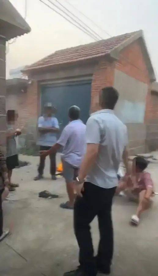 皇冠信用網注册开通
_34岁女子再找男友后皇冠信用網注册开通
，被赌徒前夫当儿子面残忍杀害；死者弟弟：姐姐曾卖房替他还赌债