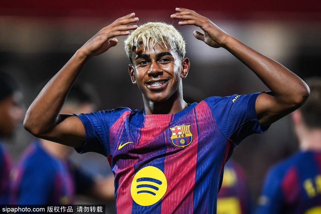 皇冠信用网代理如何注册
_观战台：利物浦打响英超揭幕战 曼联枪手锋线天团火拼