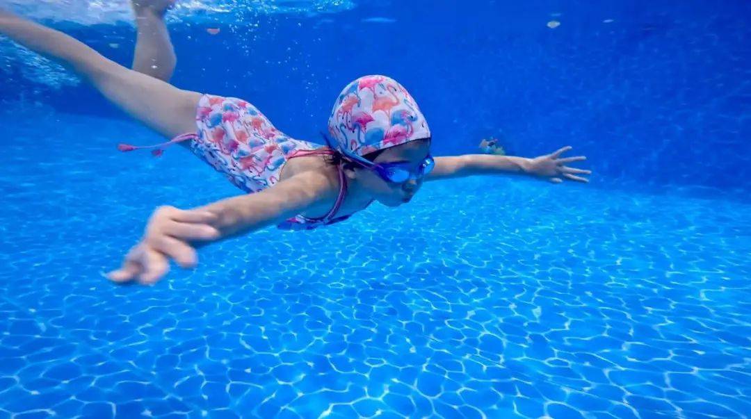 芬兰乙组联赛_男子中招后又传染给怀孕妻子和大儿子芬兰乙组联赛!夏天警惕泳池“毒王”!医生紧急提醒→