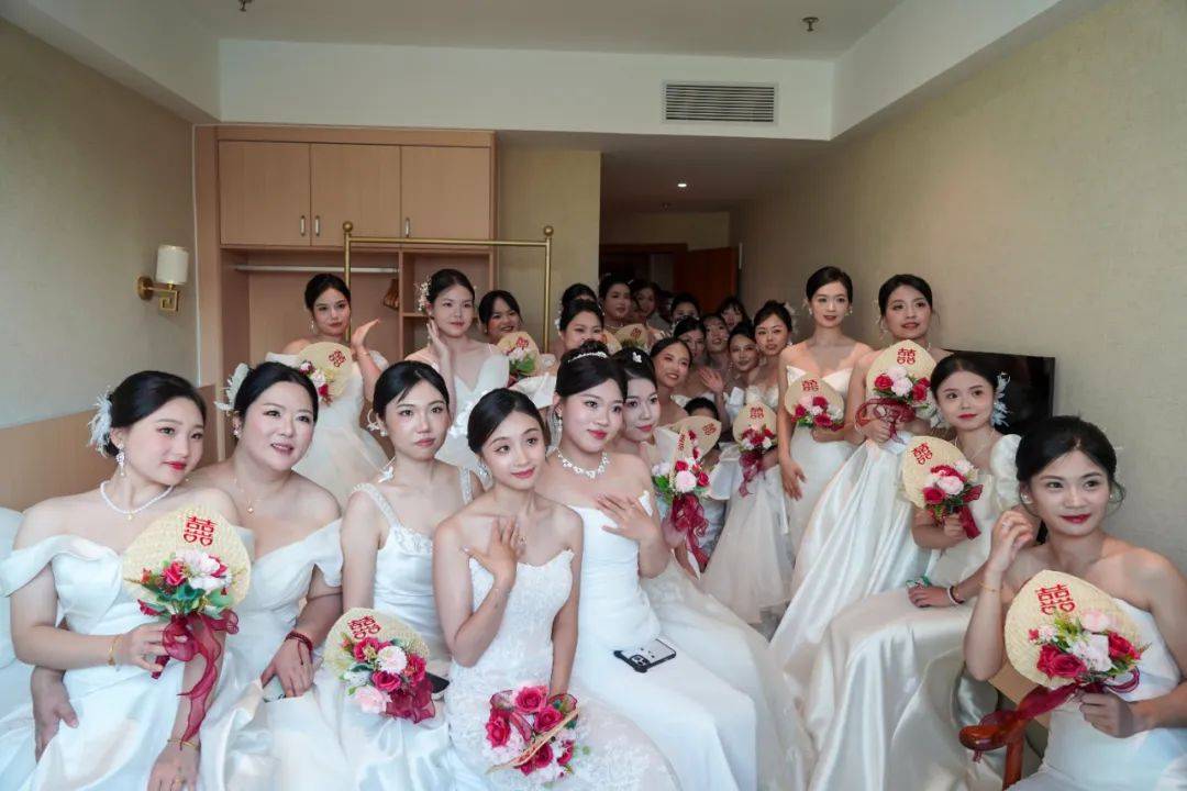 英格兰超级联赛_恭喜英格兰超级联赛,他们结婚了!