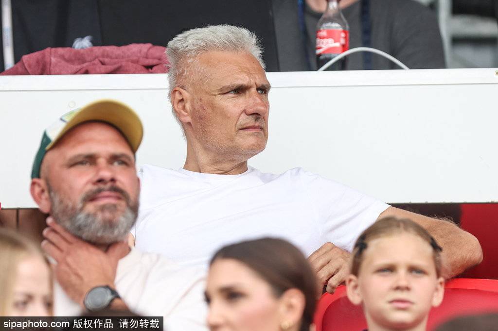 皇冠信用盘平台
_河南4-0大连英博：纳萨里奥的妙传与阿奇姆彭的绝妙射门