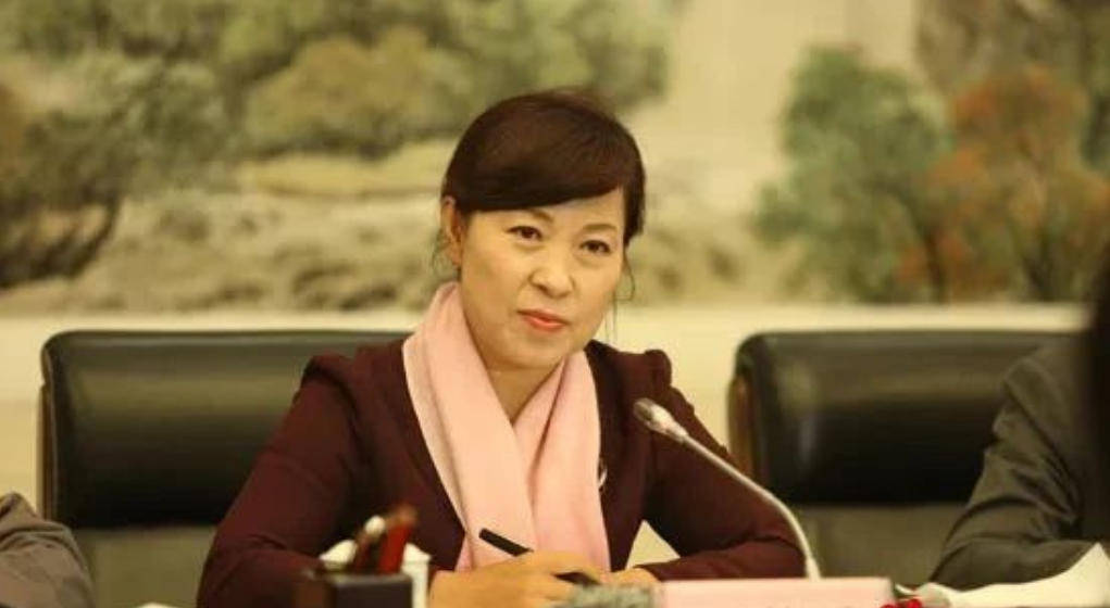 皇冠信用网开户
_“换装主席”王莉霞的堕落：从光鲜人设到腐败深渊