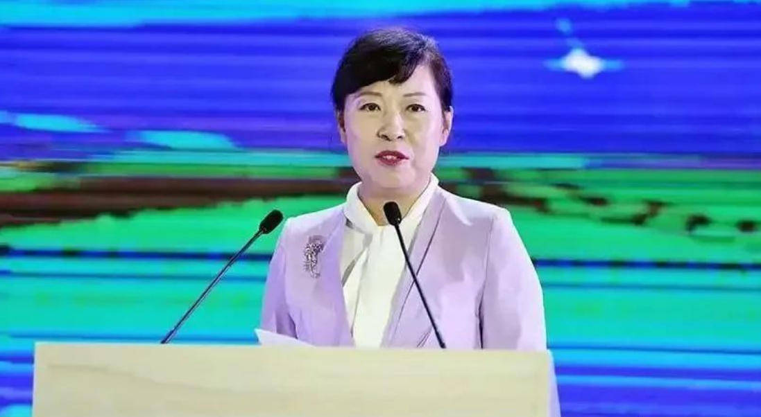 皇冠信用网开户
_“换装主席”王莉霞的堕落：从光鲜人设到腐败深渊