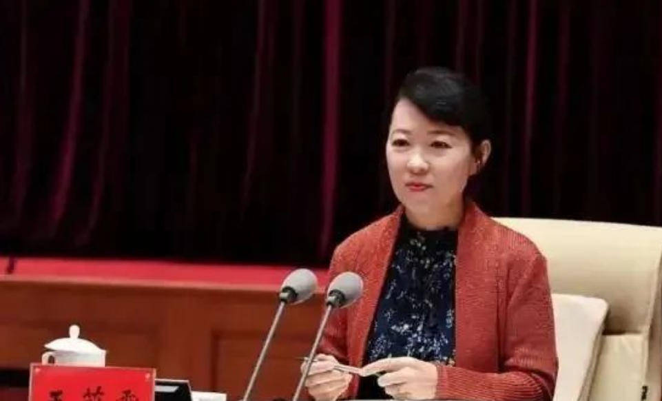 皇冠信用网开户
_“换装主席”王莉霞的堕落：从光鲜人设到腐败深渊