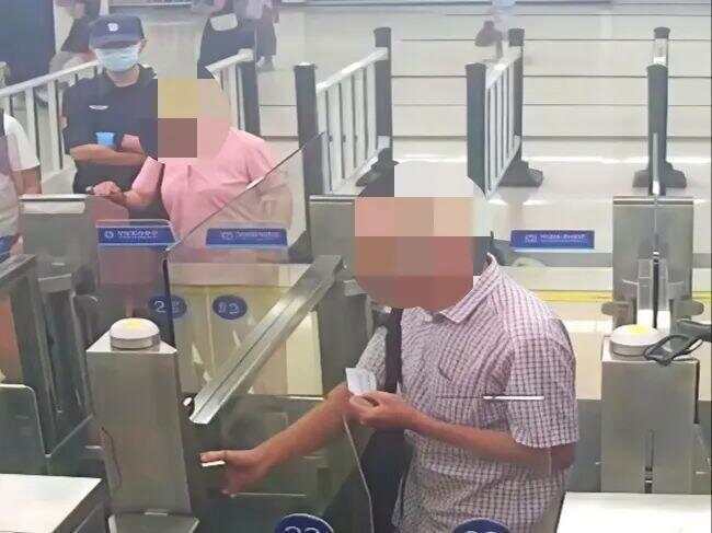 布拉加U23 vs维赛拉U23
_79岁老伯为见其相亲对象“翠花”布拉加U23 vs维赛拉U23
，将身份证改小10岁 被发现后不忘叮嘱民警“能不能不告诉她”