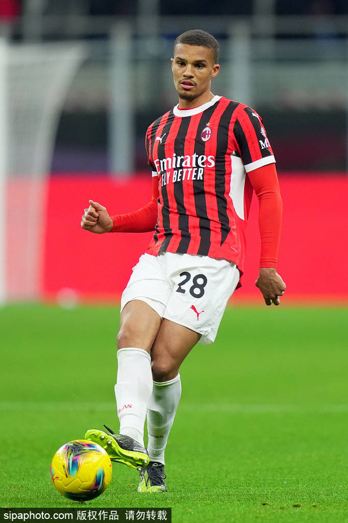 霍恩vs林茨
_米兰的抉择：亚沙里受伤后本纳塞尔或阿德利的临时启用前景