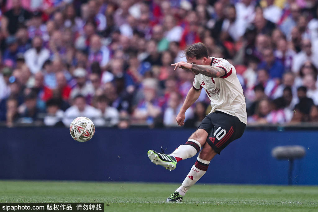 蔚山vs全北现代_怒了!萨拉赫硬刚利物浦球迷:庆祝新援可以蔚山vs全北现代,但别贬低冠军功臣