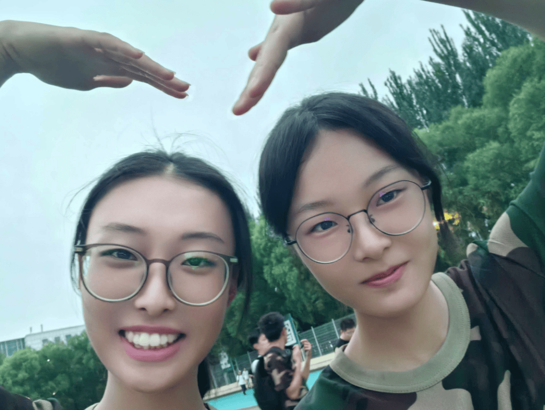 洪都拉斯国家联赛_神仙缘分!这两名吉大新生同年同月同日生洪都拉斯国家联赛,还同名同姓!