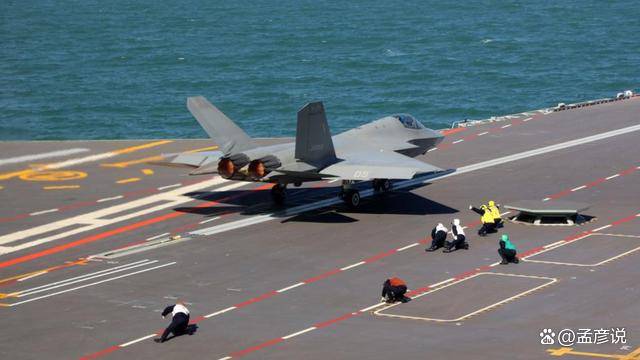 皇冠信用网申请_解放军刚透露大消息皇冠信用网申请，意识到不对劲的特朗普，紧急召回800名大将