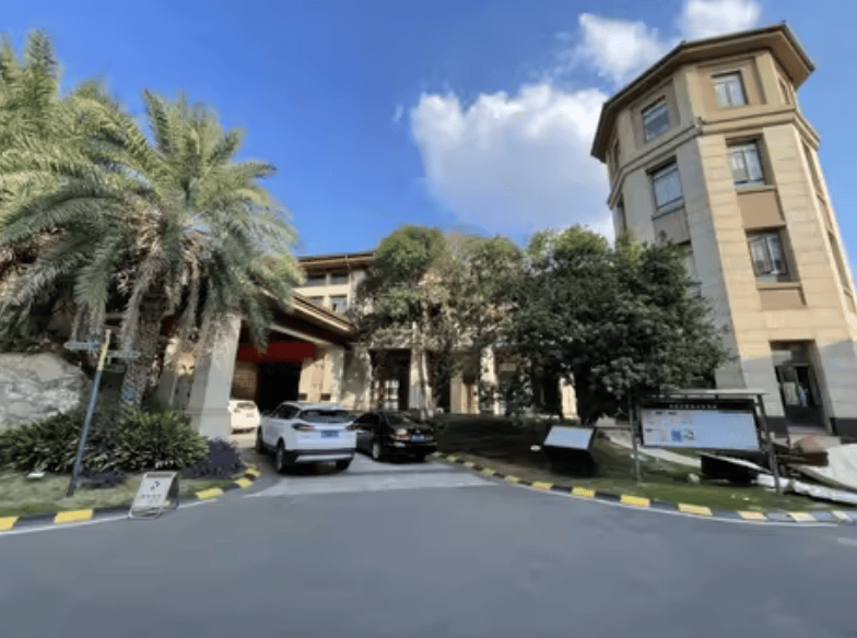 皇冠信用网足球代理_3256平米别墅288万起拍皇冠信用网足球代理，单价不到900元，内景配置曝光，目前0人报名；拍卖商回应：在开发商名下，想通过拍卖吸引更多人参与