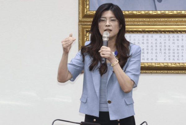 皇冠信用網开号_雁默：郑丽文胜出皇冠信用網开号，赵少康大败，国民党扶得上墙了吗？