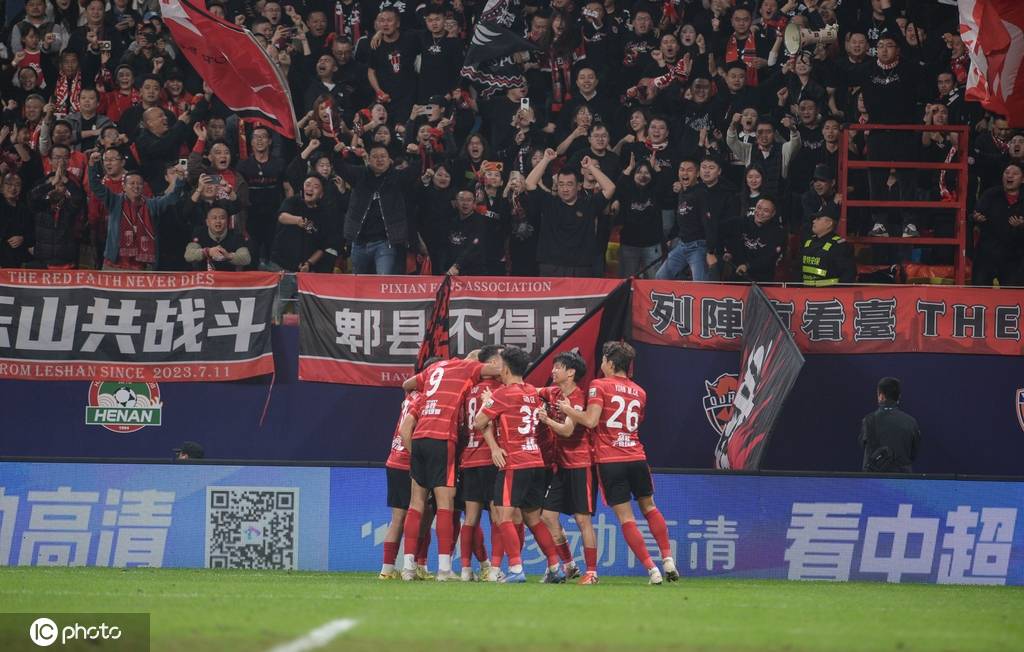 皇冠信用网在线申请
_提前一轮出局皇冠信用网在线申请
！中超-何超轰世界波 蓉城1-2河南无缘争冠